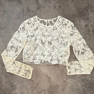 Chic Lace Women’s Blouse in Cream